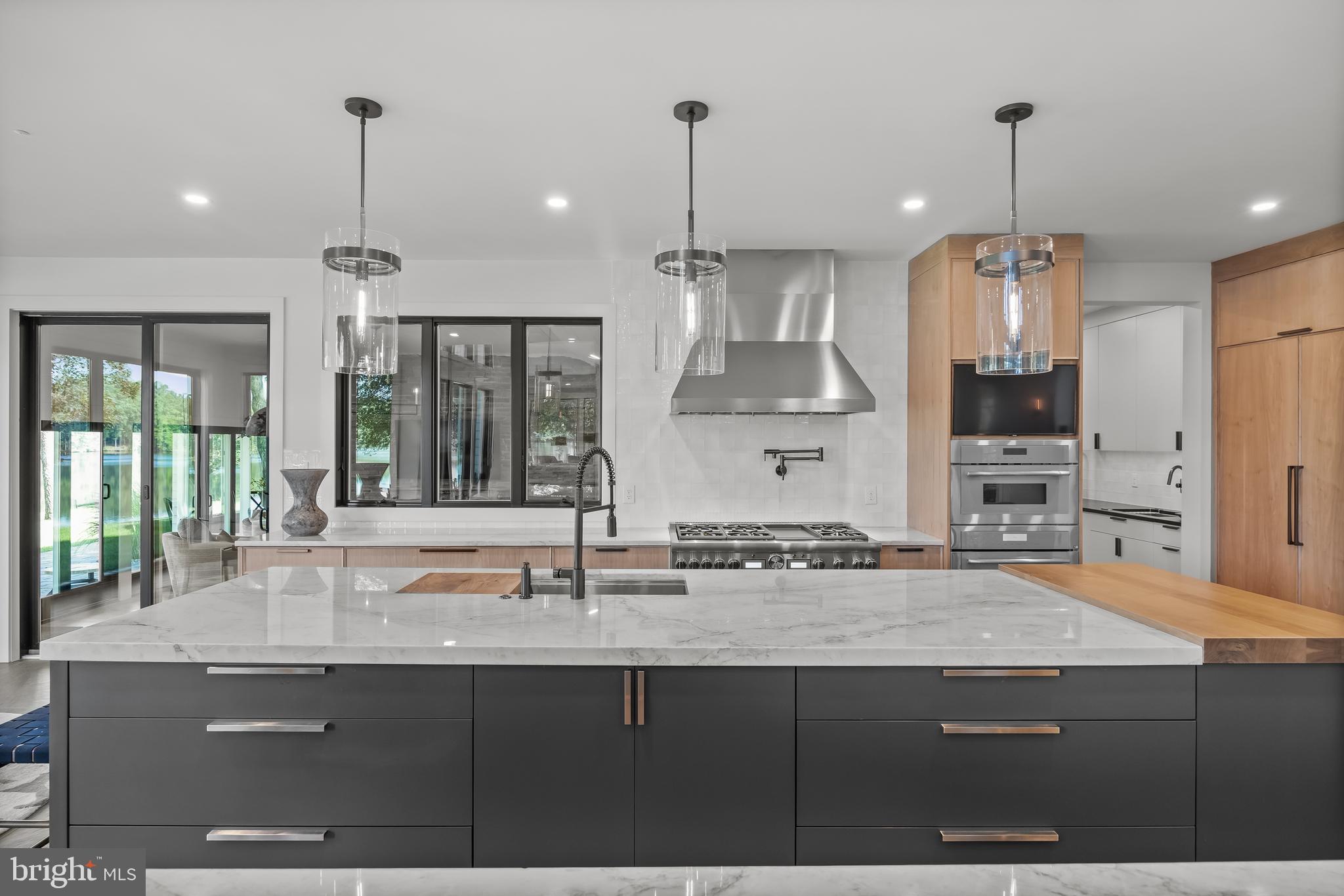 21 E CENTENNIAL DRIVE