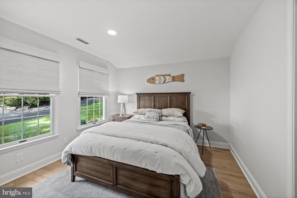21 E CENTENNIAL DRIVE