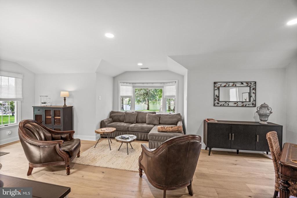 21 E CENTENNIAL DRIVE