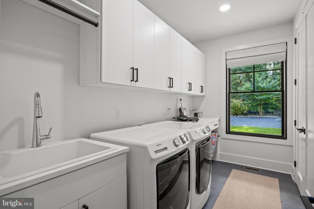 21 E CENTENNIAL DRIVE