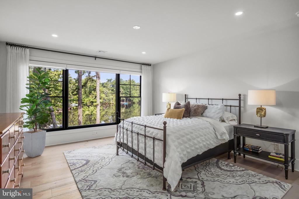 21 E CENTENNIAL DRIVE