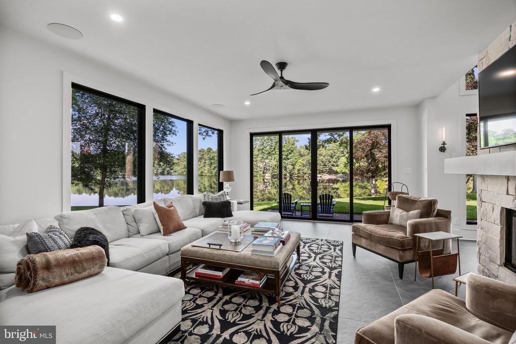 21 E CENTENNIAL DRIVE