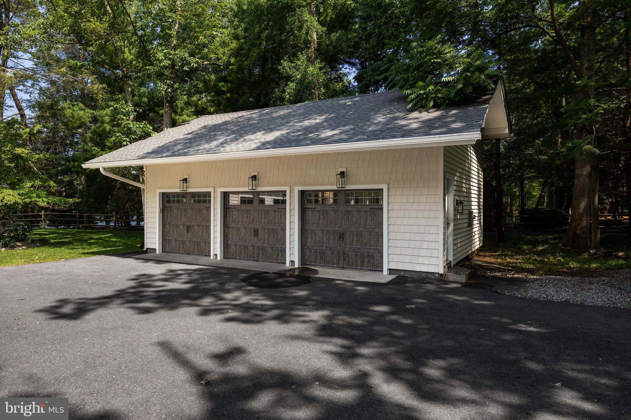 21 E CENTENNIAL DRIVE