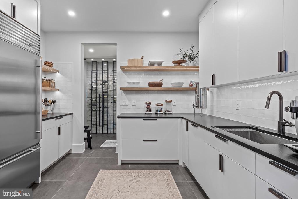 21 E CENTENNIAL DRIVE