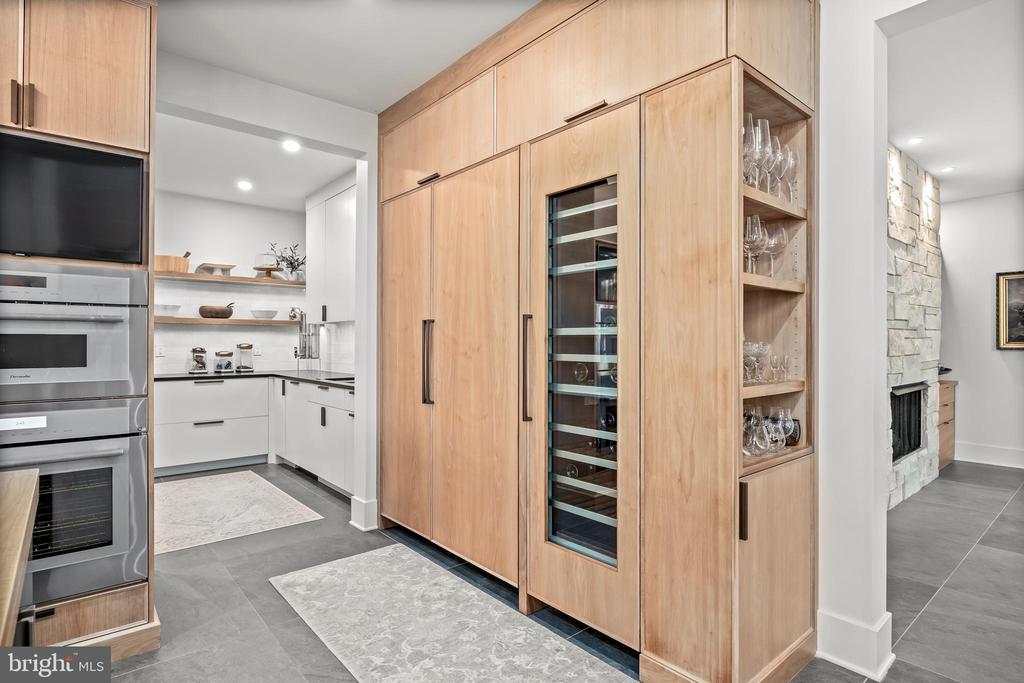 21 E CENTENNIAL DRIVE