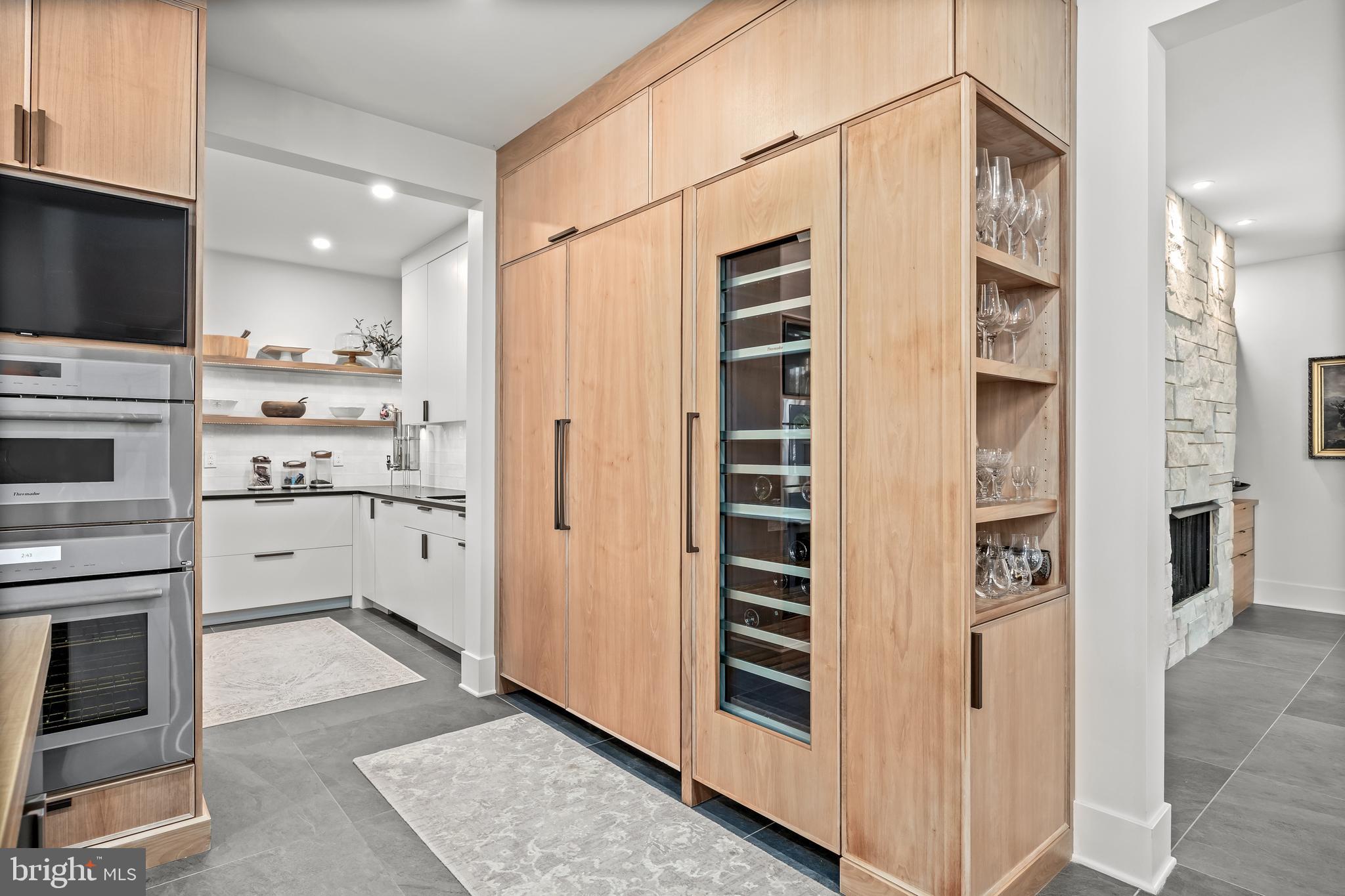 21 E CENTENNIAL DRIVE