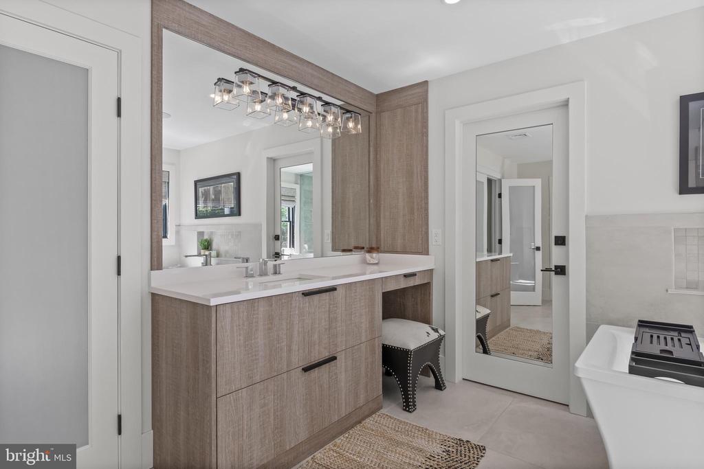 21 E CENTENNIAL DRIVE