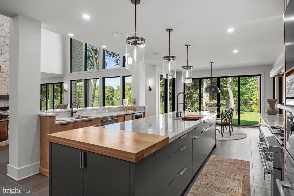 21 E CENTENNIAL DRIVE