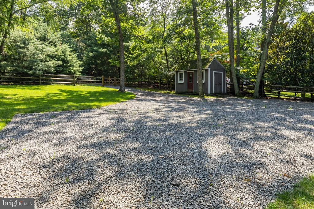 21 E CENTENNIAL DRIVE