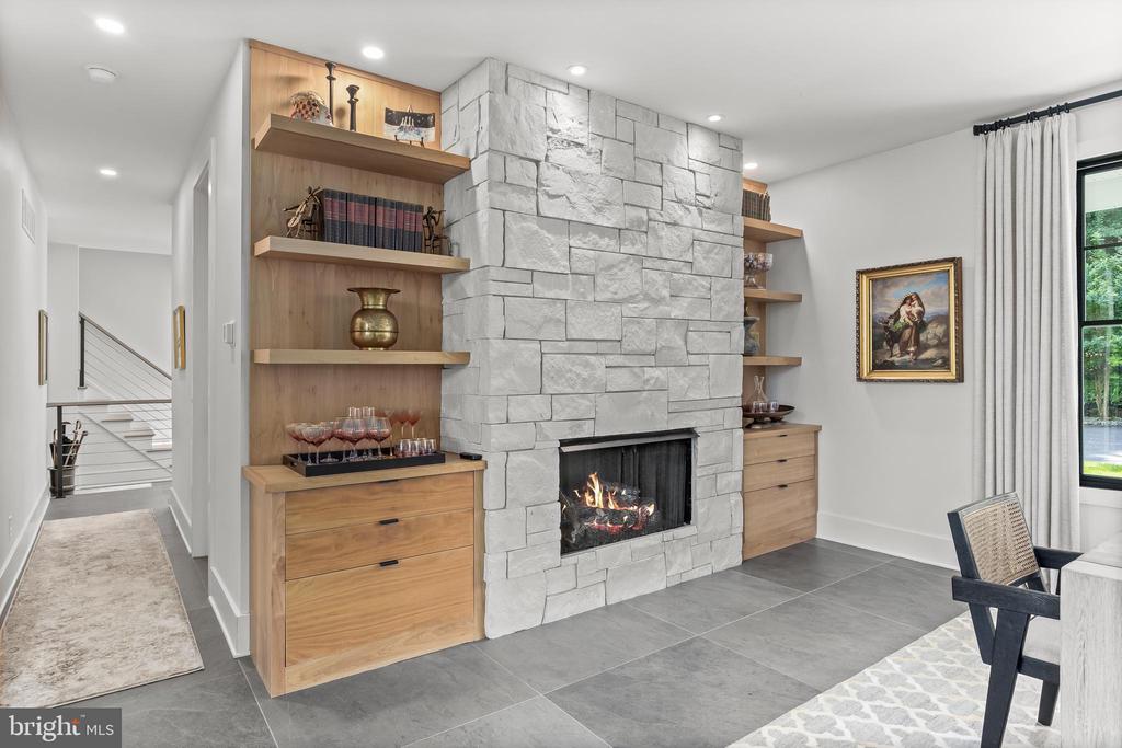 21 E CENTENNIAL DRIVE