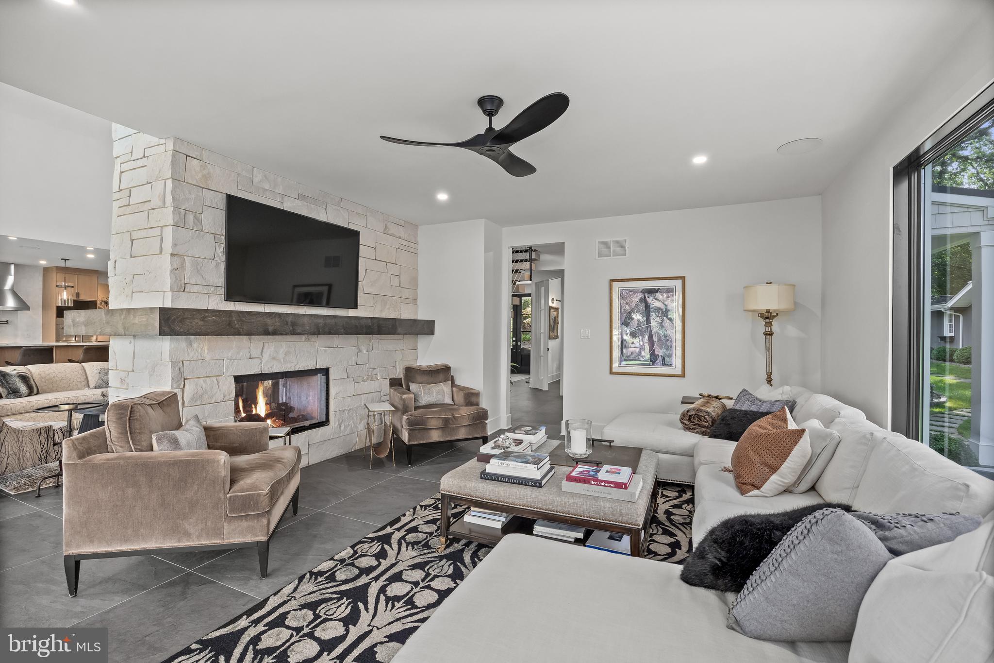 21 E CENTENNIAL DRIVE