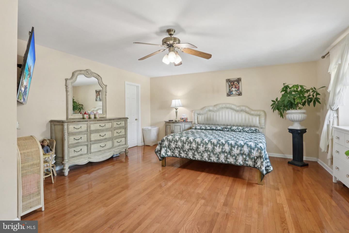 10 Plymouth Ct