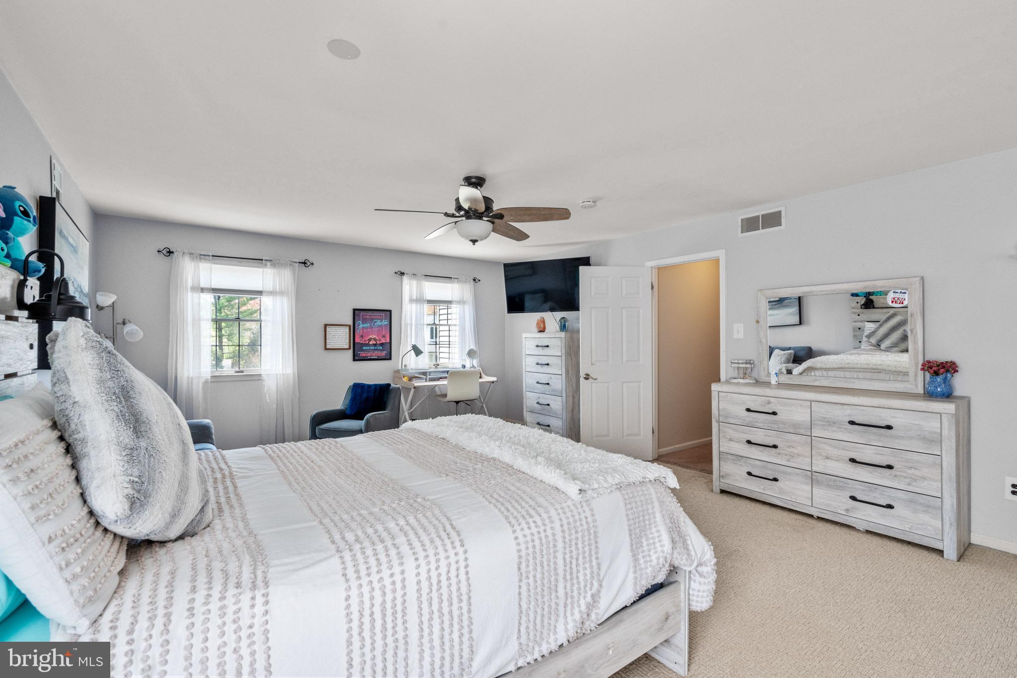 22 Cochise Cir