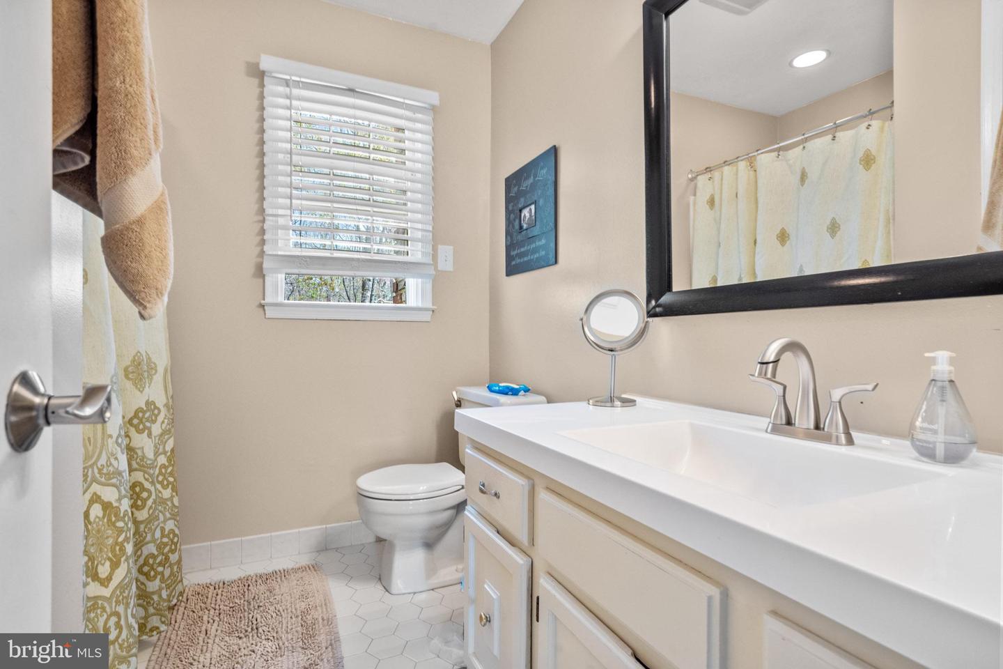 22 Cochise Cir