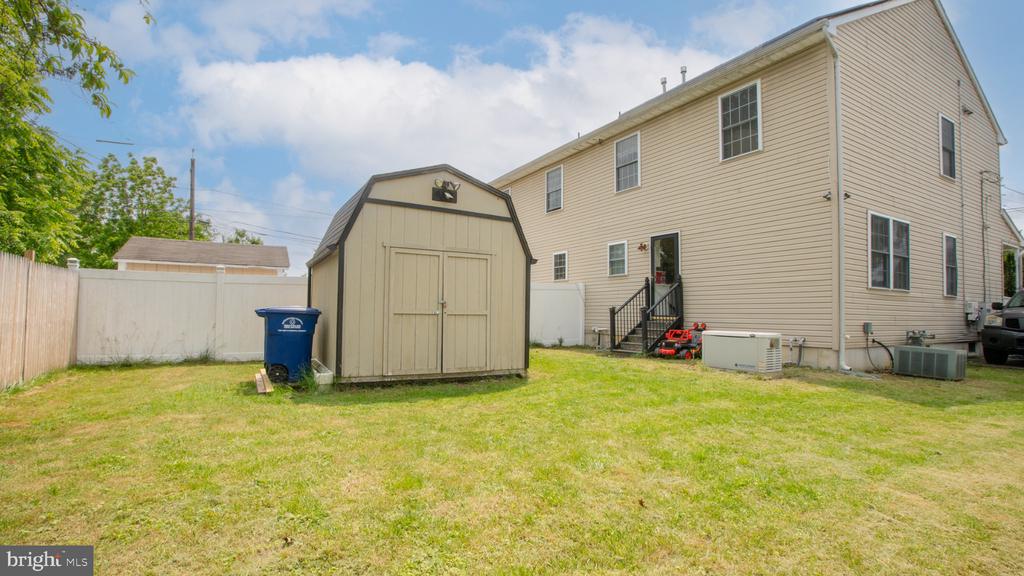105 N COLES AVENUE