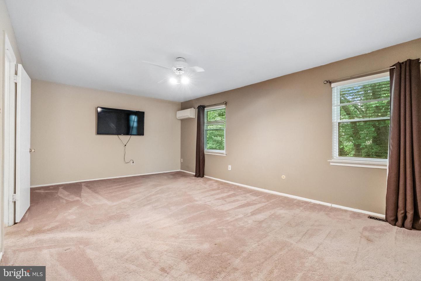 82 Farnwood Rd