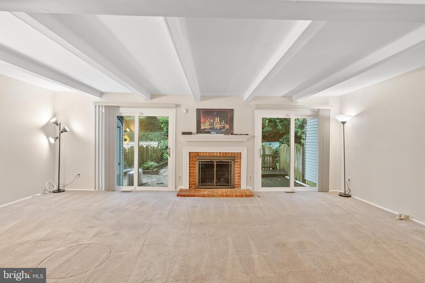 82 Farnwood Rd