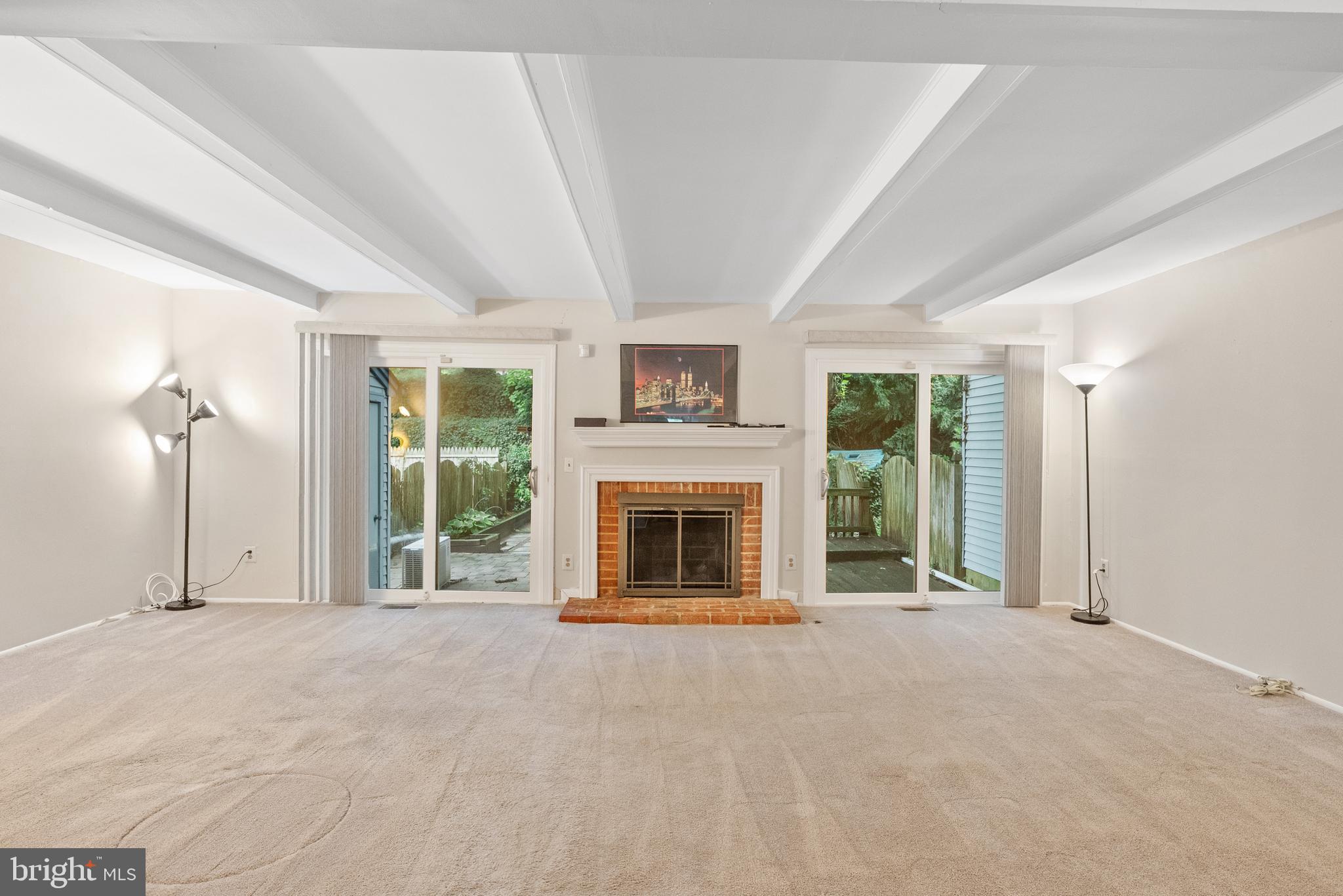 82 Farnwood Rd