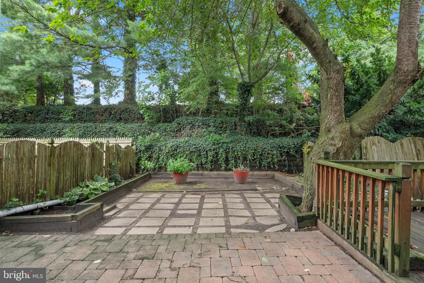 82 Farnwood Rd