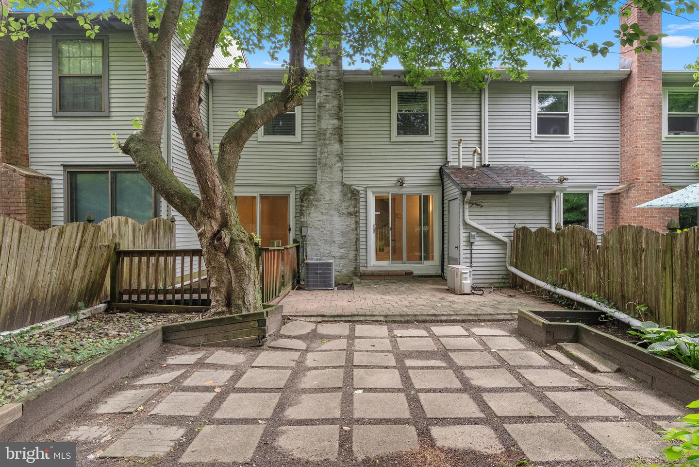 82 Farnwood Rd