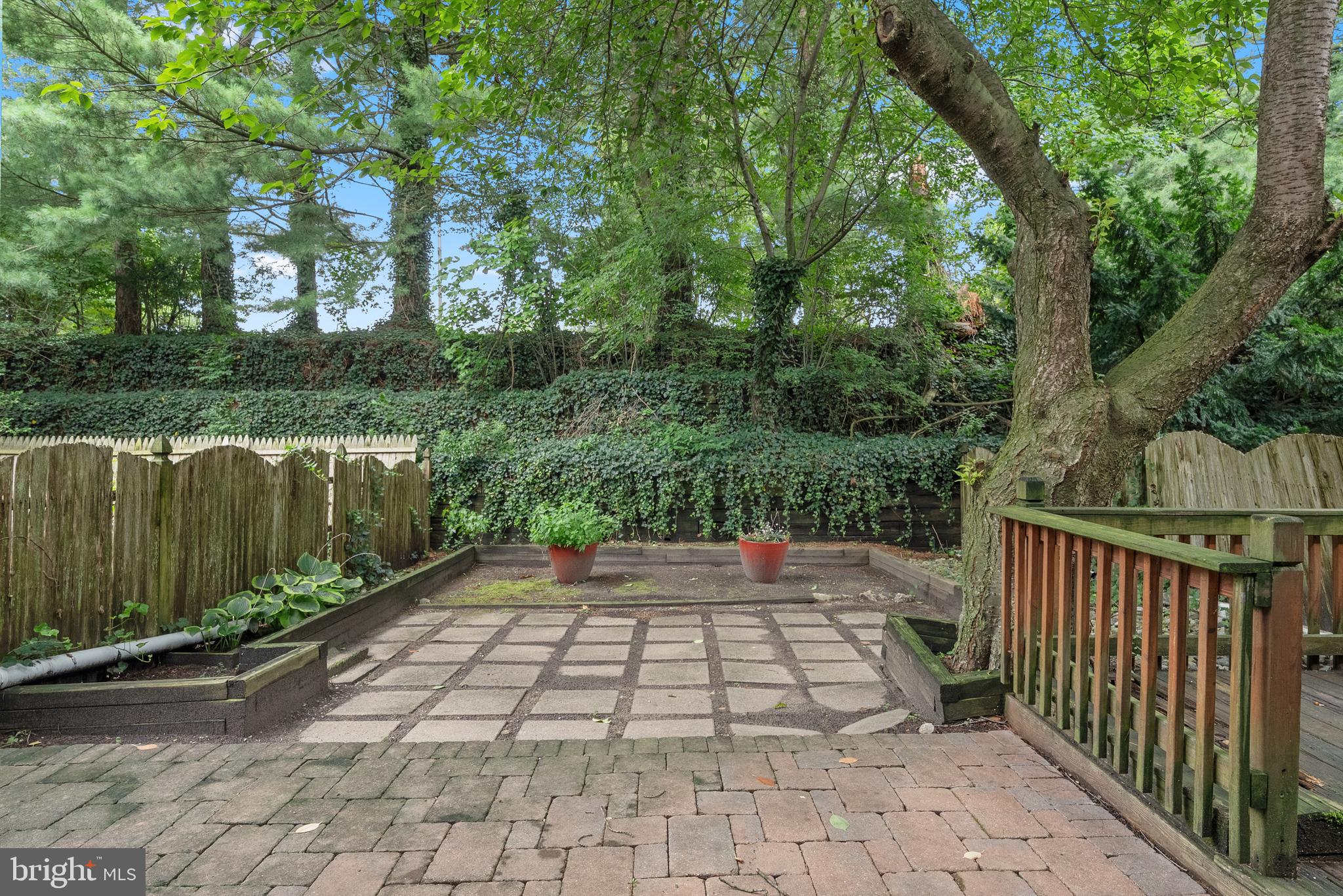 82 Farnwood Rd
