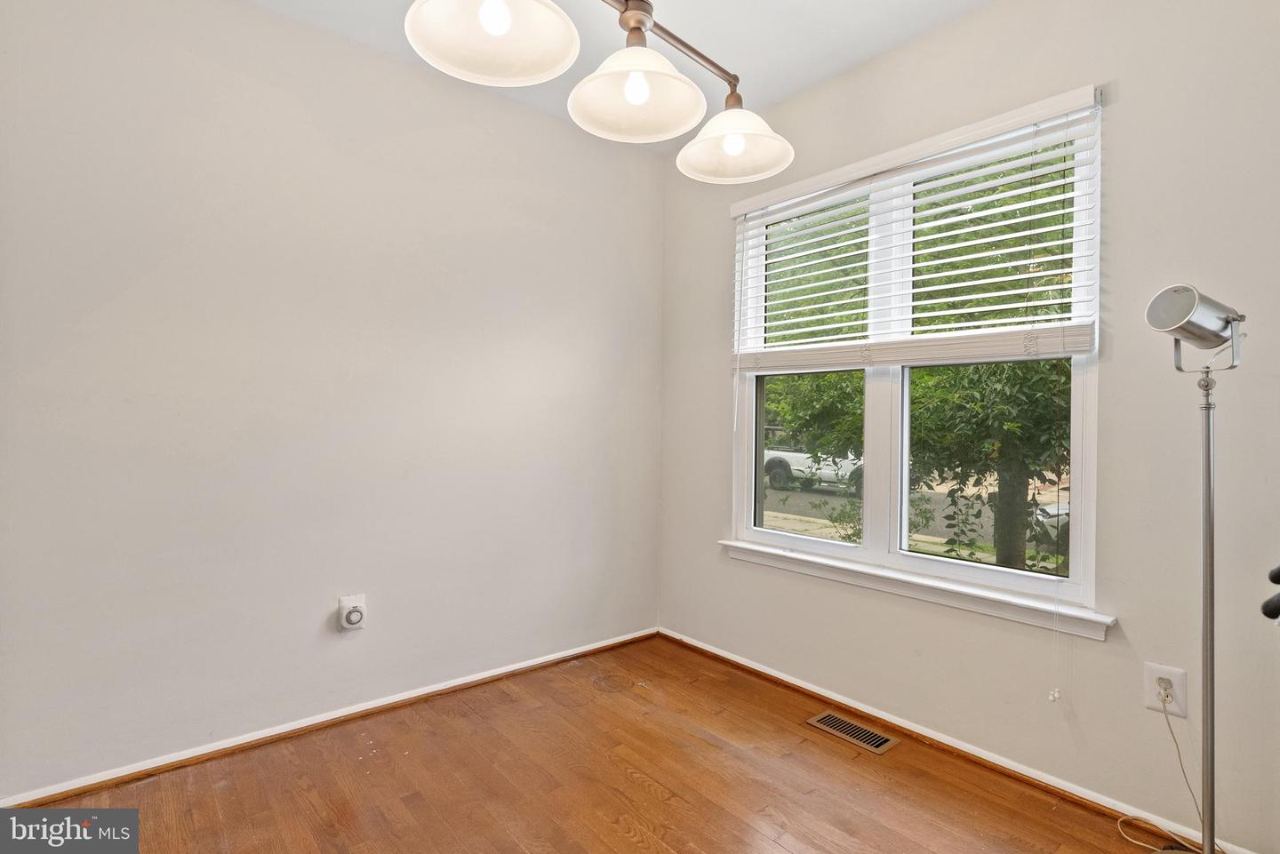 82 Farnwood Rd