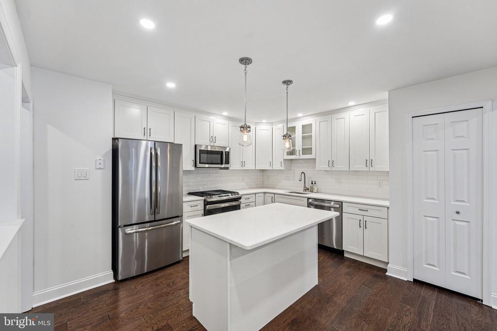 1003 Andover Ct