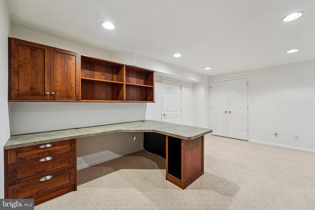 1003 Andover Ct