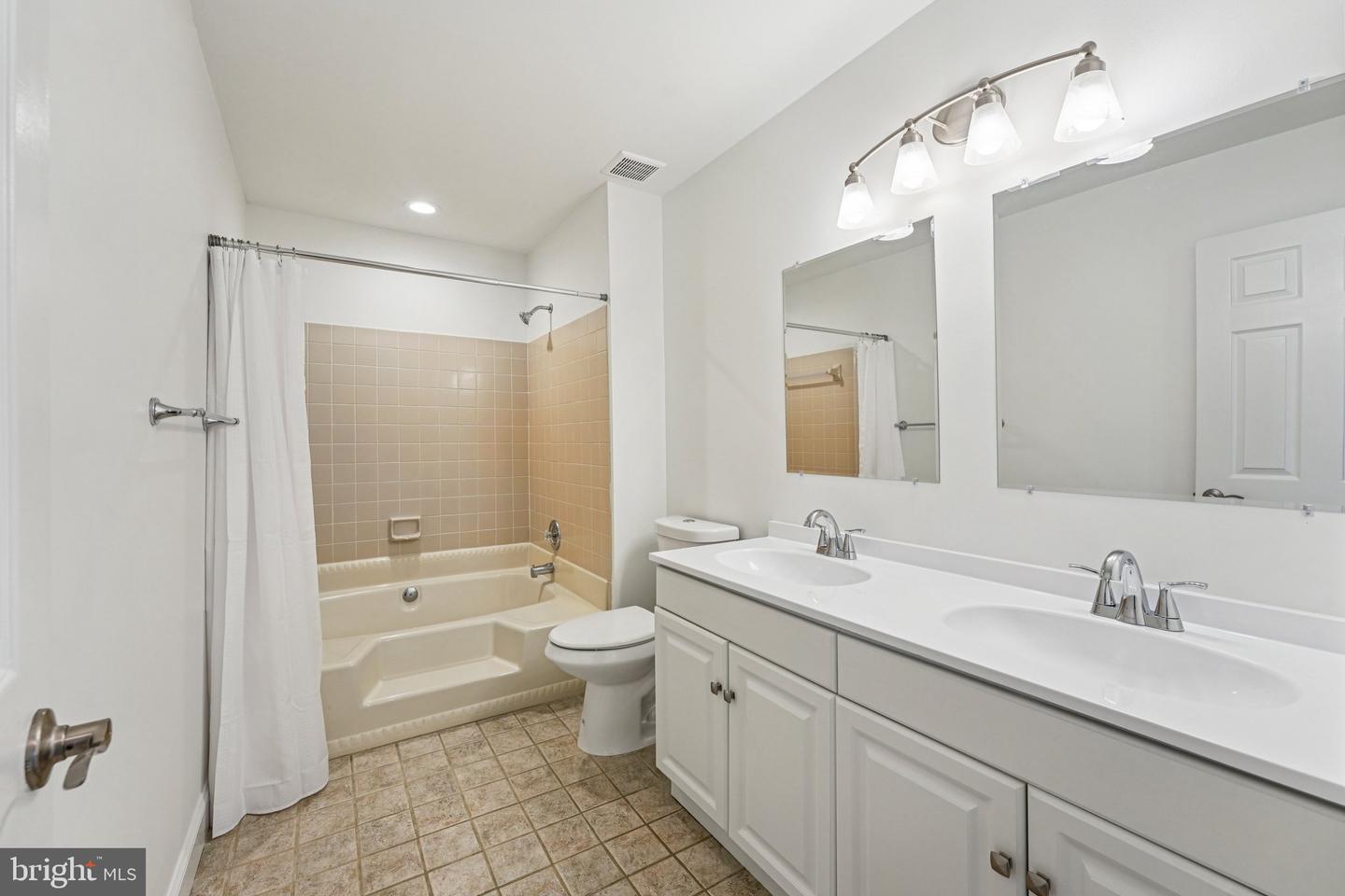 1003 Andover Ct