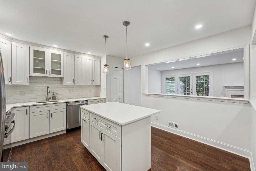 1003 Andover Ct