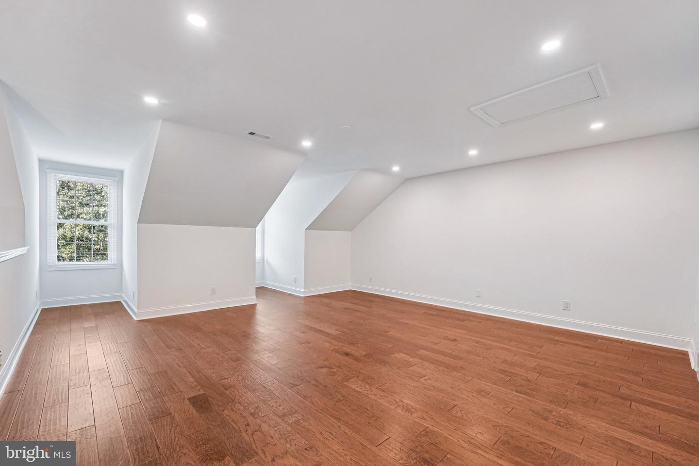 1003 Andover Ct