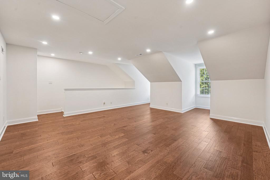 1003 Andover Ct
