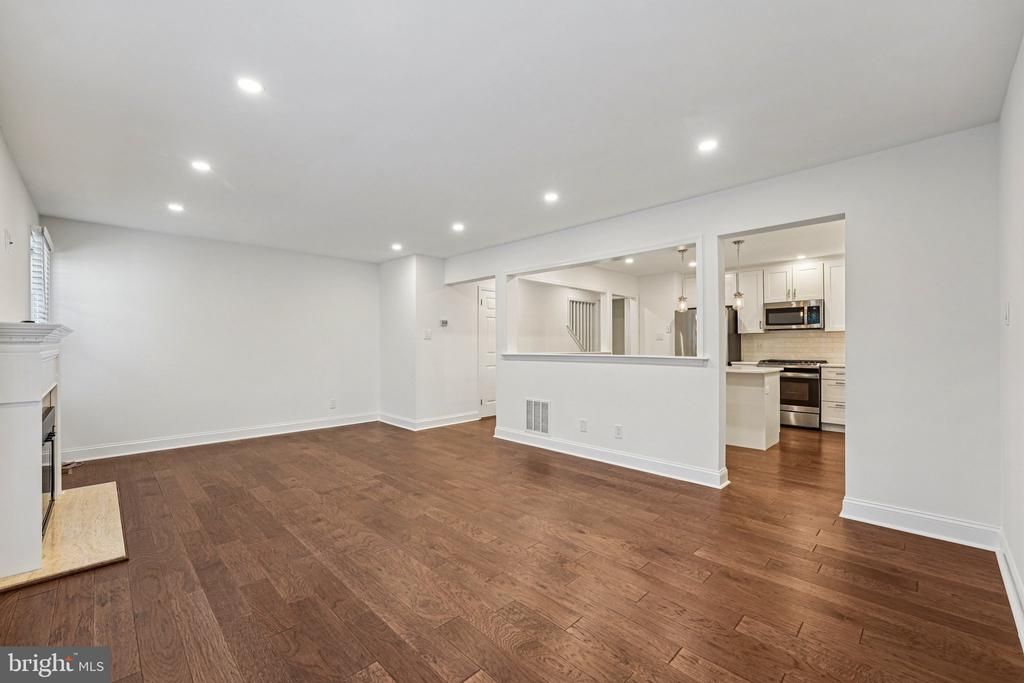 1003 Andover Ct