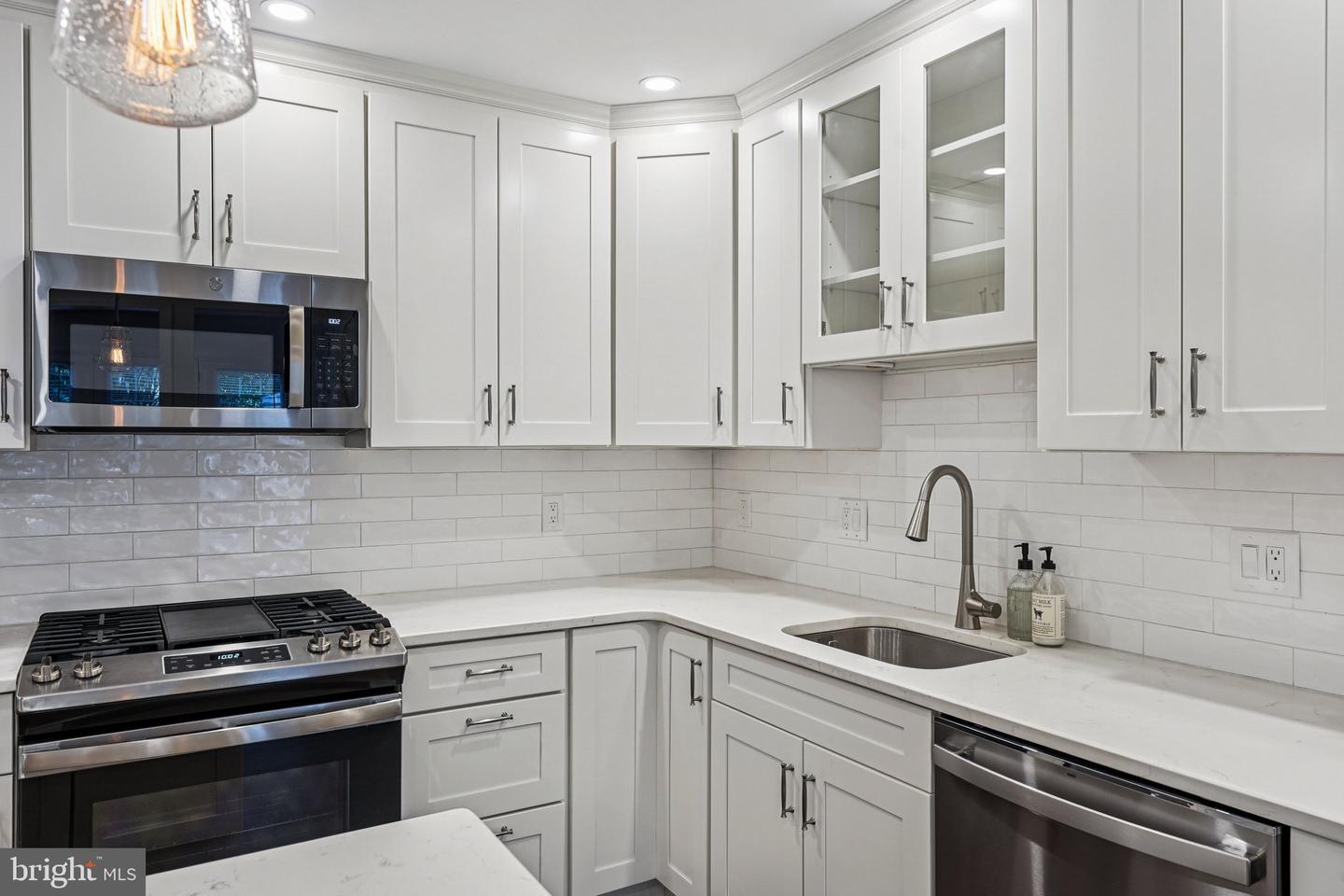 1003 Andover Ct