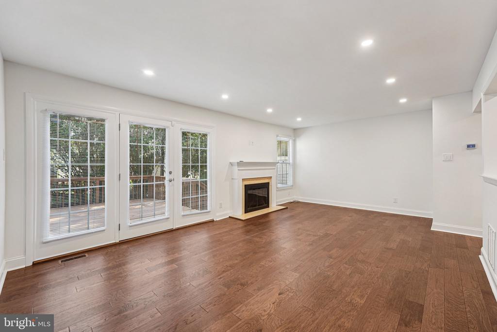 1003 Andover Ct