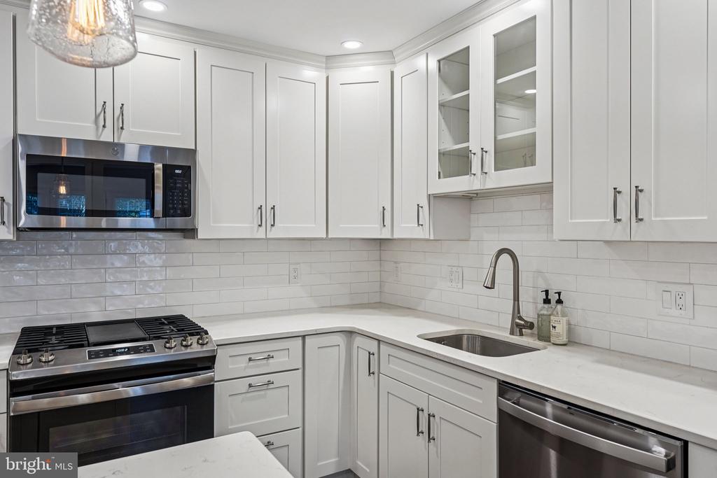1003 Andover Ct