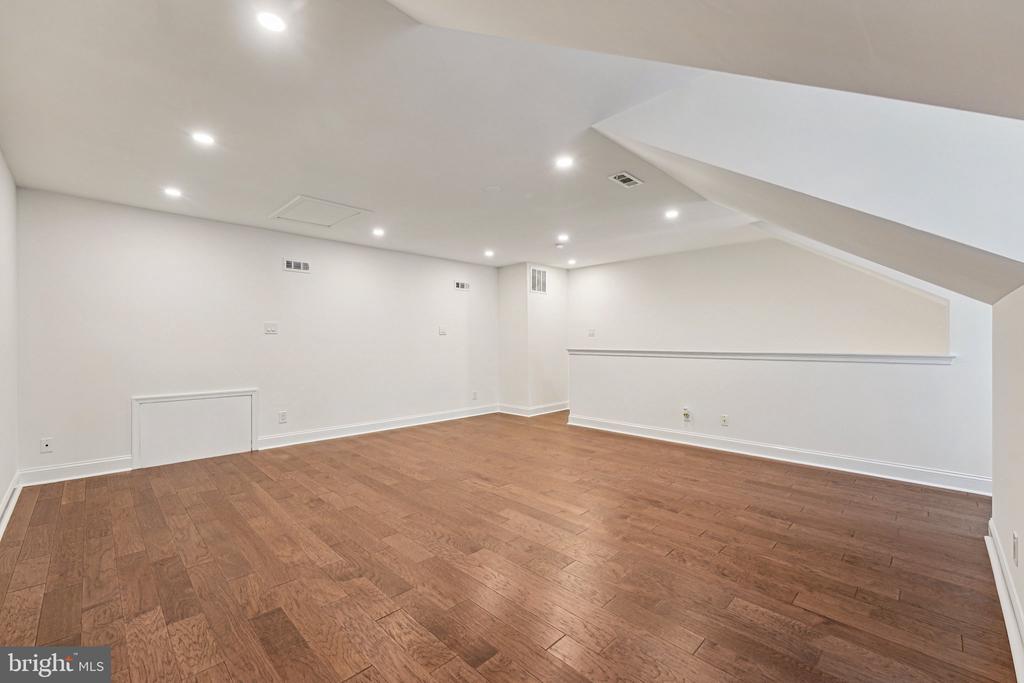 1003 Andover Ct