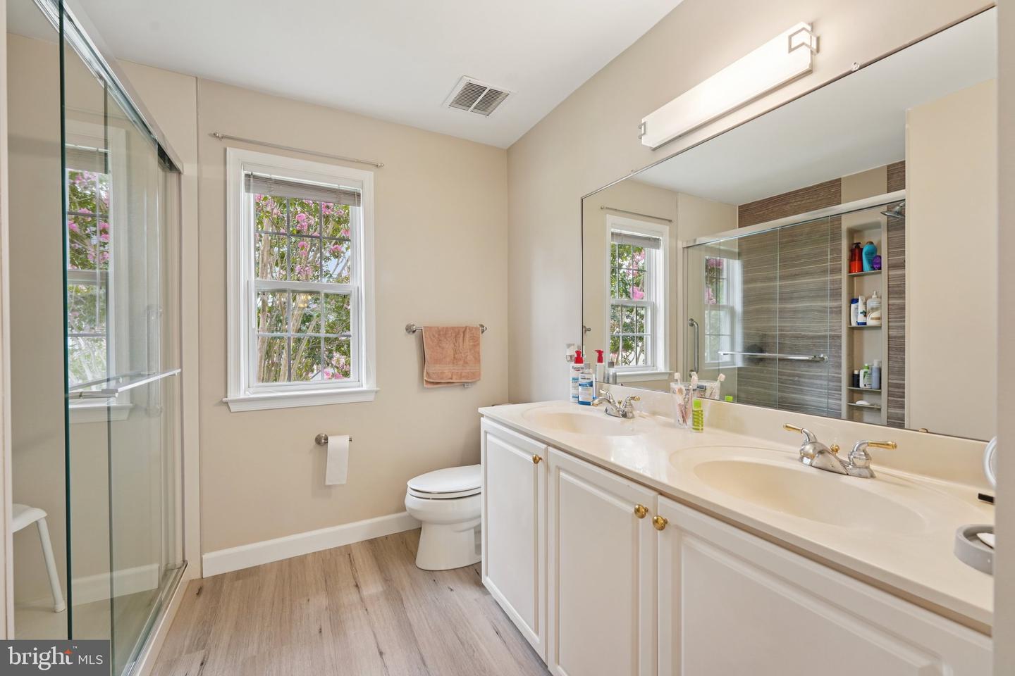 45 Wood View Dr
