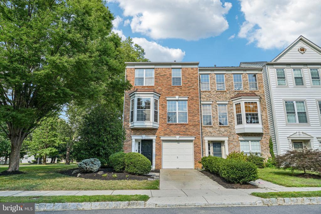 1 Winterberry Pl