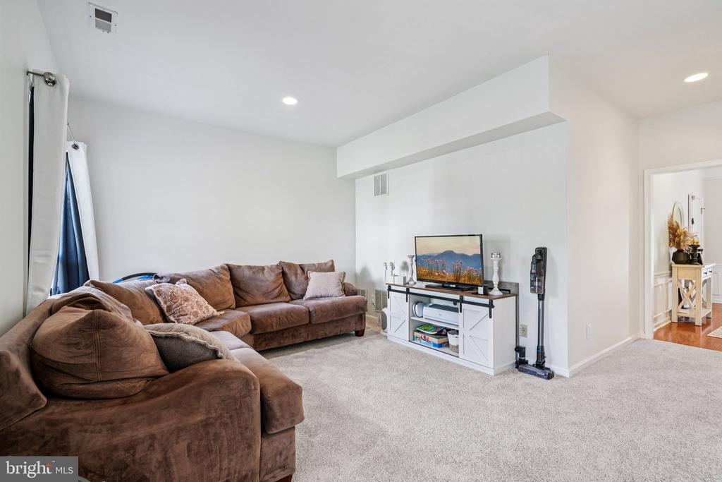 1 Winterberry Pl