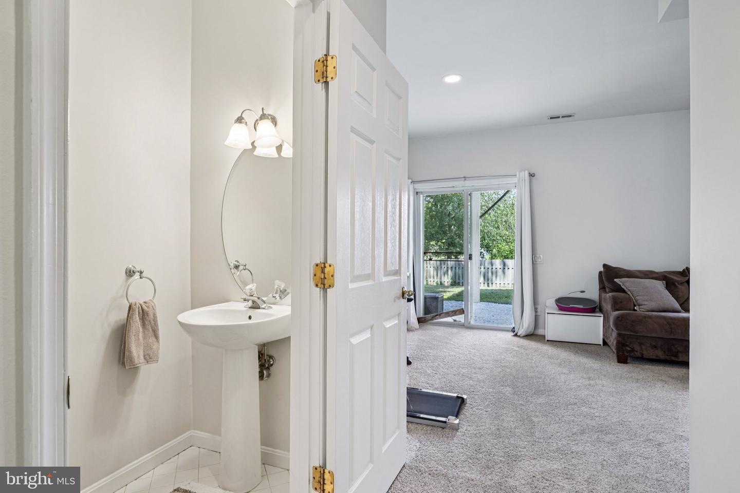 1 Winterberry Pl