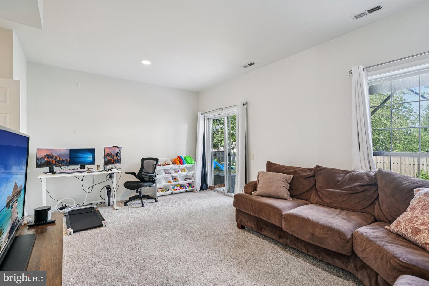 1 Winterberry Pl
