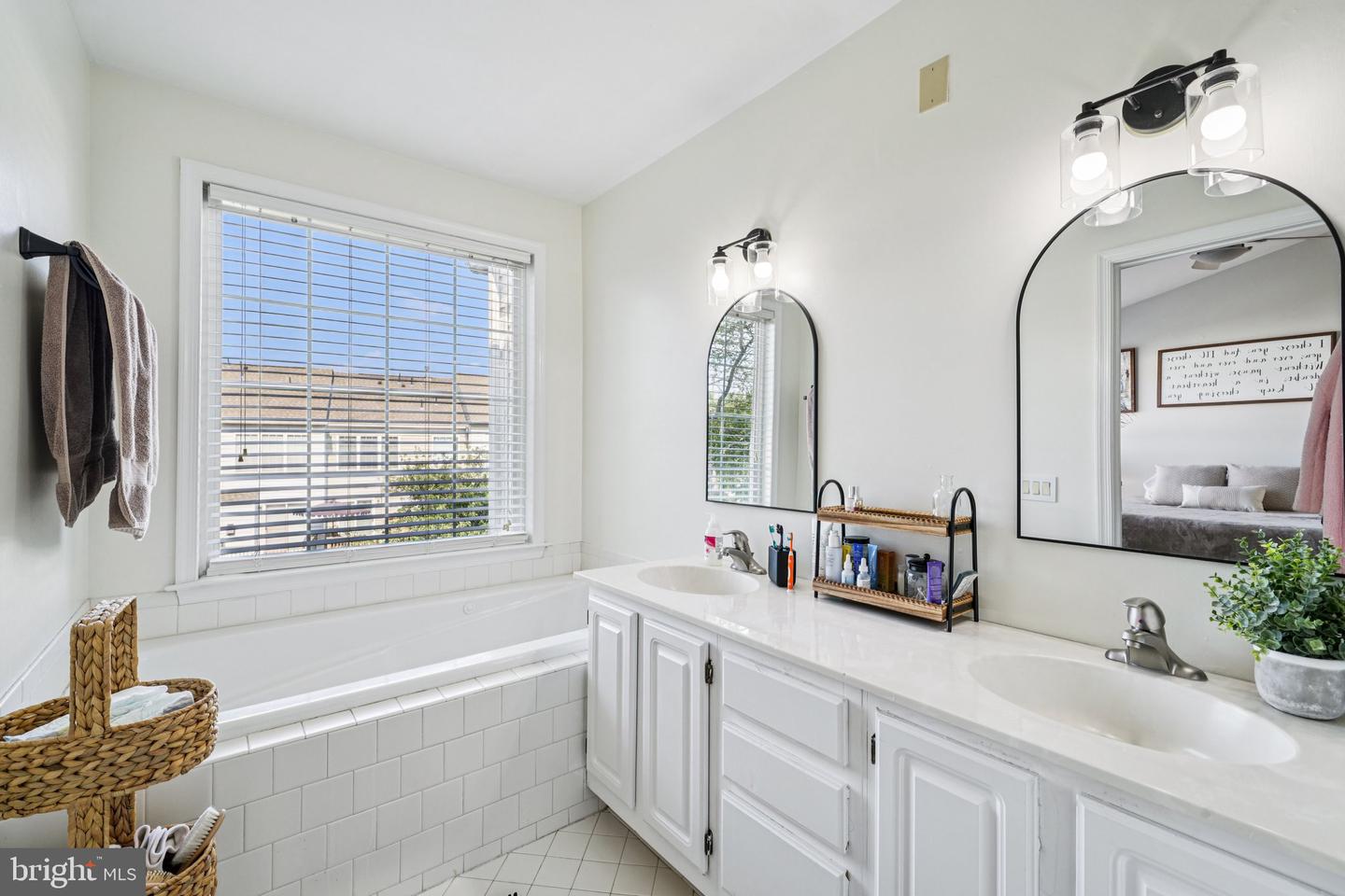 1 Winterberry Pl