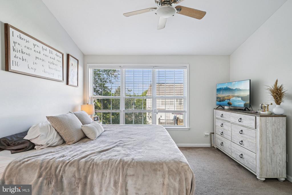 1 Winterberry Pl
