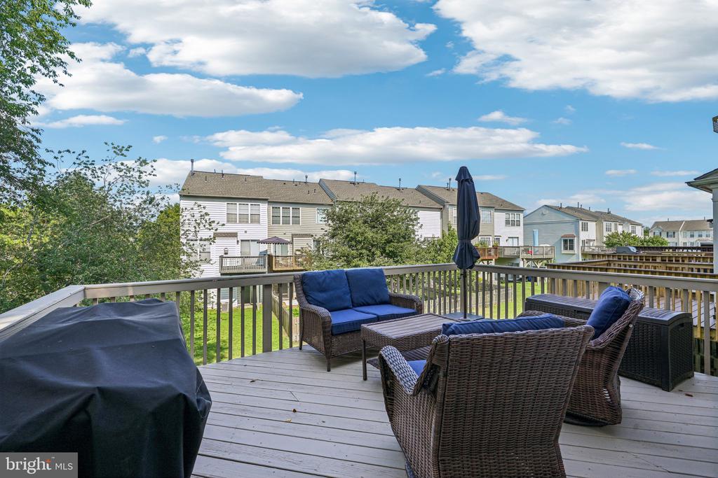 1 Winterberry Pl