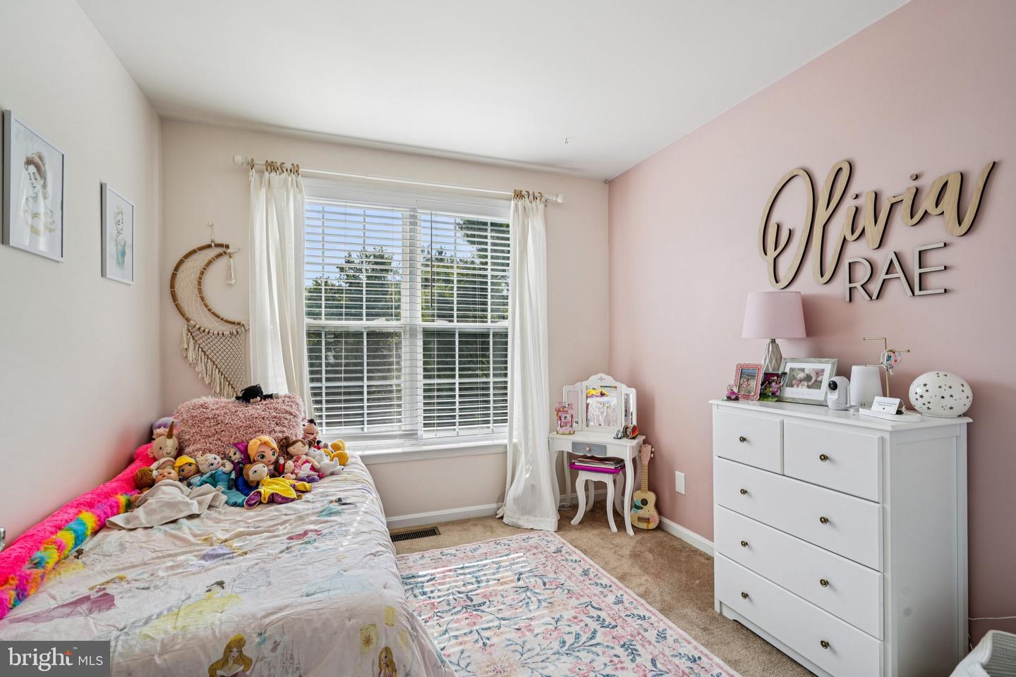 1 Winterberry Pl