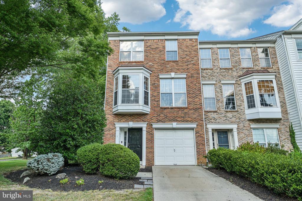 1 Winterberry Pl