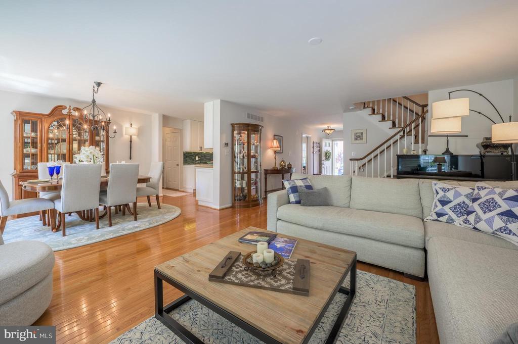 42 FOXWOOD DRIVE