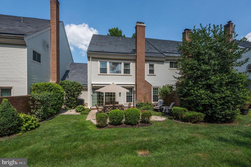 42 FOXWOOD DRIVE