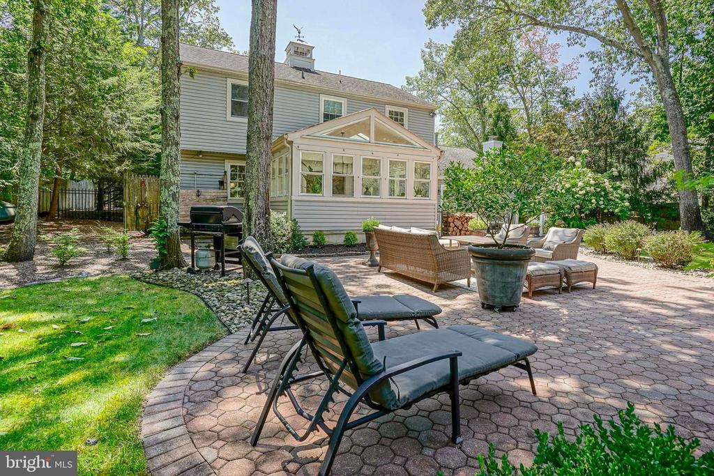 7 TALLOWOOD DRIVE